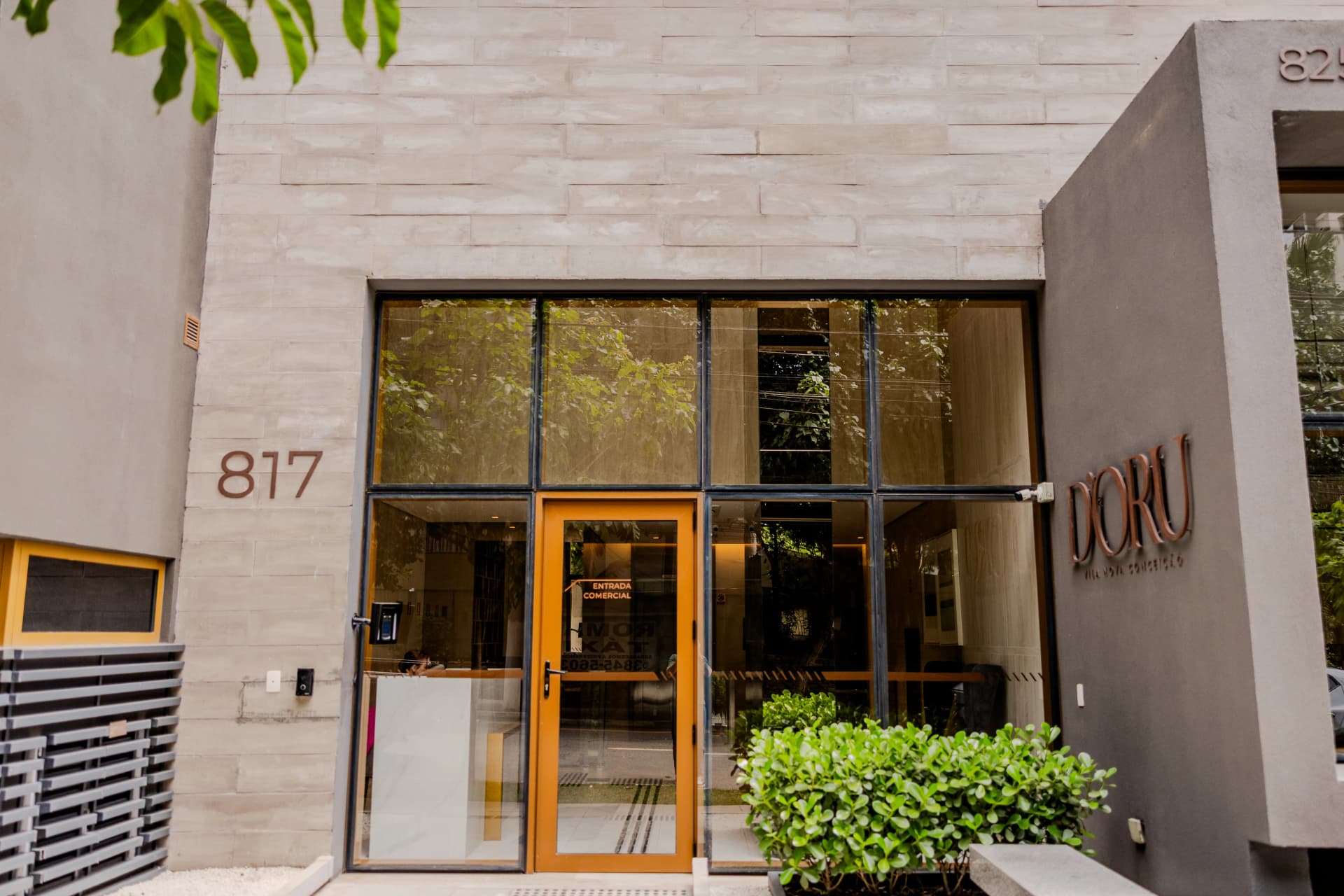 Fachada moderna do edifício D'ORU em Vila Nova Conceição onde fica o consultório