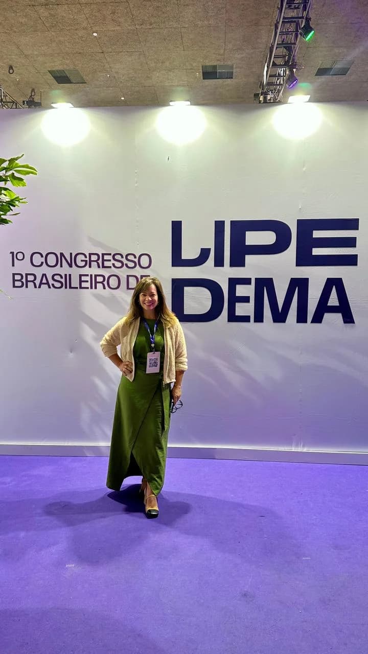 Psicóloga Camila Mazzanti no 1º Congresso Brasileiro de Lipedema com especialização em atendimento